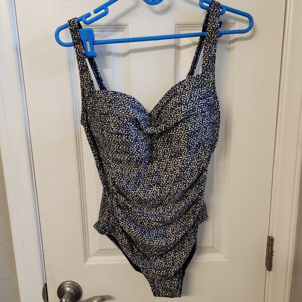 Bond-eye Australia swimsuit size 10